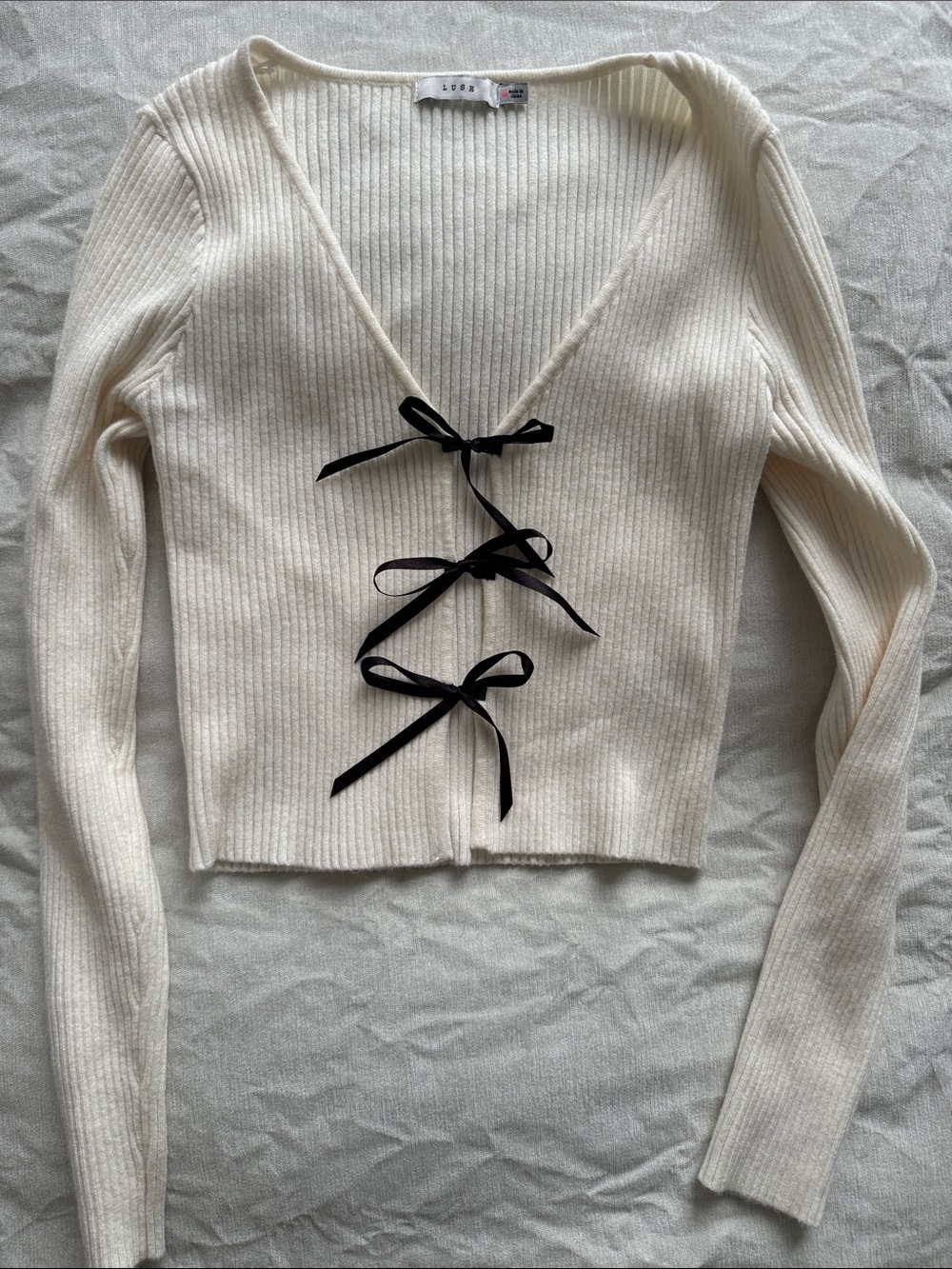 Lush Ivory Ribbed V-Neck Top with Black Ribbon